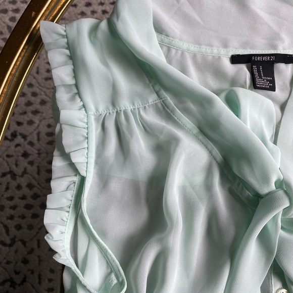 Sheet Mint Forever 21 Tank Top with Tie front - Picture 5 of 7
